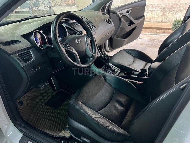 Hyundai Elantra 2015, 104,200 km - 1.8 л - Şabran