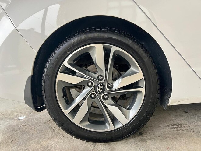 Hyundai Elantra 2015, 104,200 km - 1.8 л - Şabran
