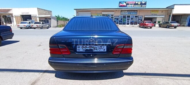 Mercedes E 280 1999, 300,000 km - 2.8 l - Quba