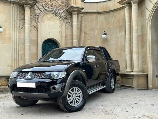 Mitsubishi L200 2013, 256,000 km - 2.5 l - Bakı