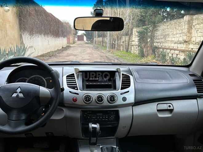 Mitsubishi L200 2013, 256,000 km - 2.5 l - Bakı