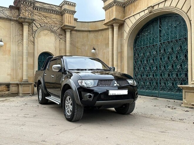 Mitsubishi L200 2013, 256,000 km - 2.5 l - Bakı
