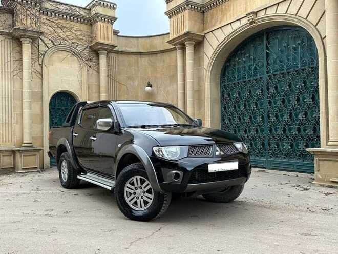 Mitsubishi L200 2013, 256,000 km - 2.5 l - Bakı