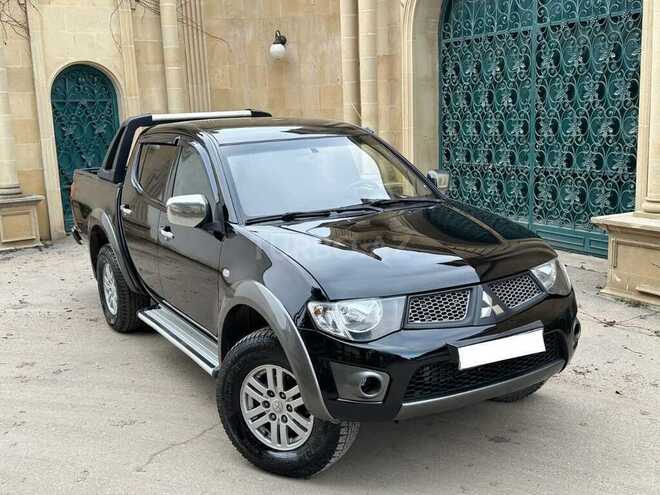 Mitsubishi L200 2013, 256,000 km - 2.5 l - Bakı