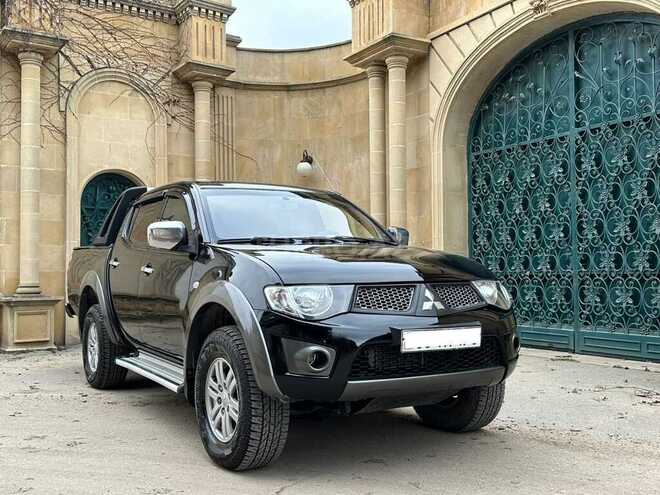 Mitsubishi L200 2013, 256,000 km - 2.5 l - Bakı