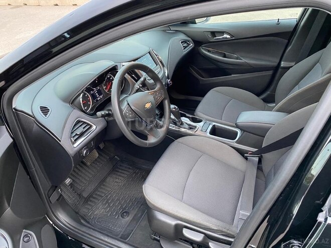 Chevrolet Cruze-10