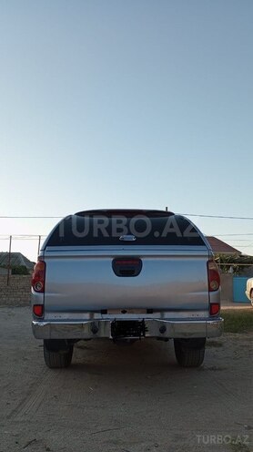 Mitsubishi L200 2013, 330,000 km - 2.5 l - Bakı
