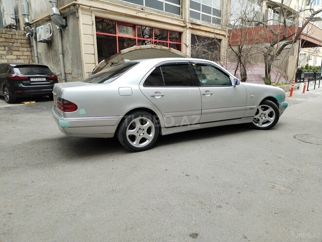 Mercedes E 230 1997, 328,200 km - 2.3 l - Bakı