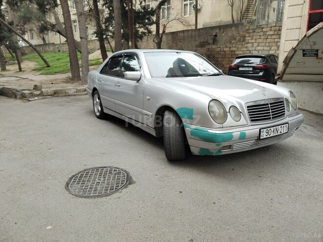 Mercedes E 230 1997, 328,200 km - 2.3 l - Bakı