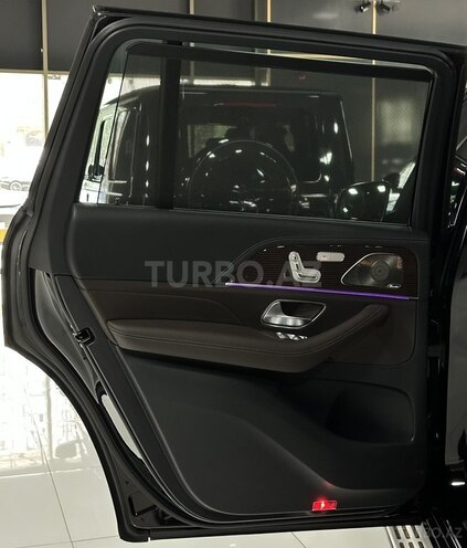 Mercedes GLS 580 4MATIC-13