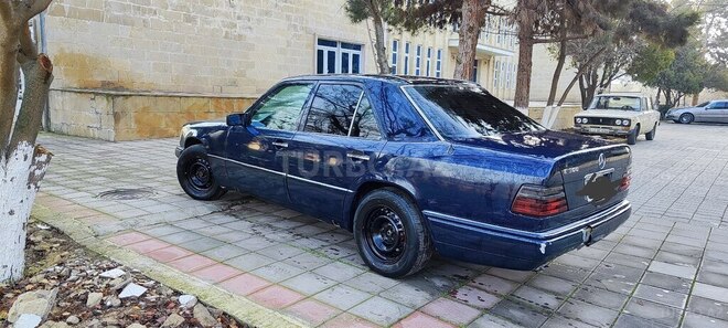 Mercedes E 250 1995, 300,000 km - 2.5 l - Şirvan