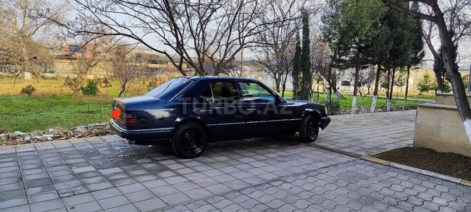 Mercedes E 250 1995, 300,000 km - 2.5 l - Şirvan
