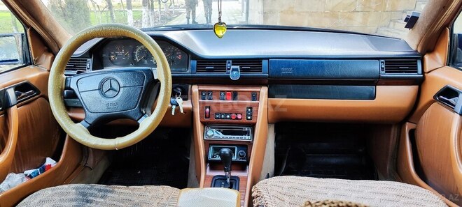 Mercedes E 250 1995, 300,000 km - 2.5 l - Şirvan