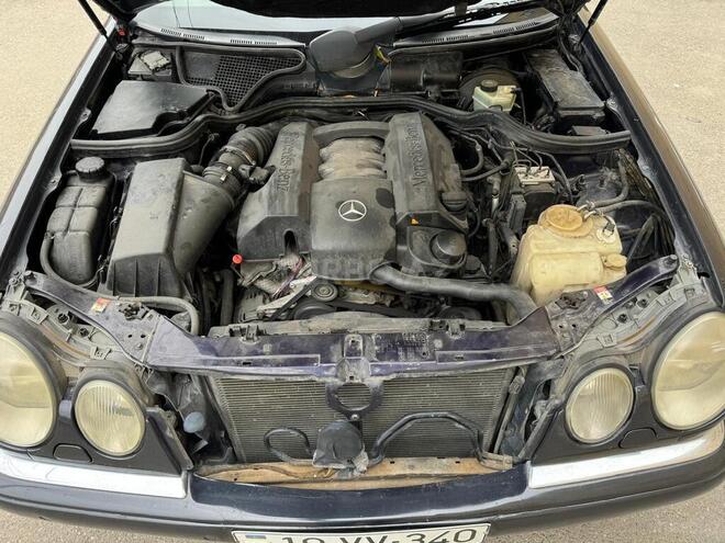Mercedes E 240 1998, 228,000 km - 2.4 l - Bakı