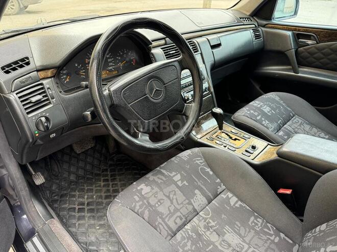 Mercedes E 240 1998, 228,000 km - 2.4 l - Bakı