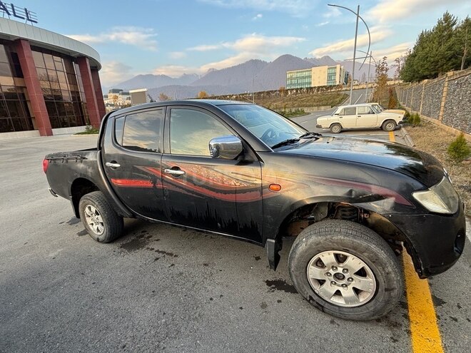 Mitsubishi L200 2009, 621,000 km - 2.5 l - Bakı