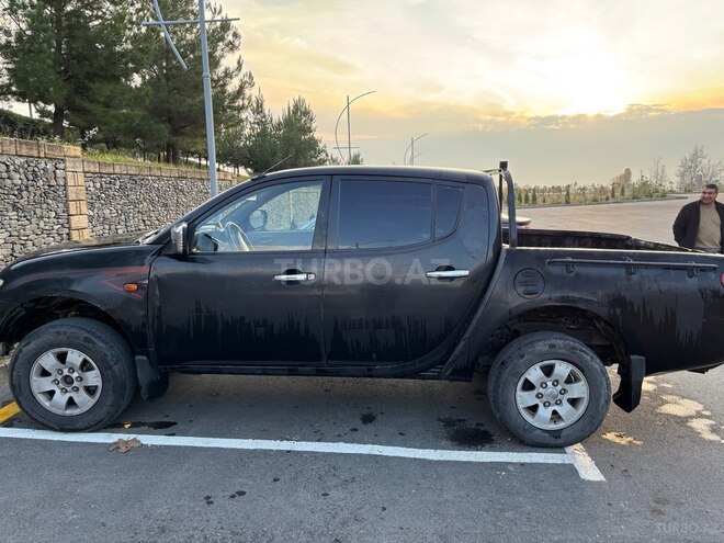 Mitsubishi L200 2009, 621,000 km - 2.5 l - Bakı