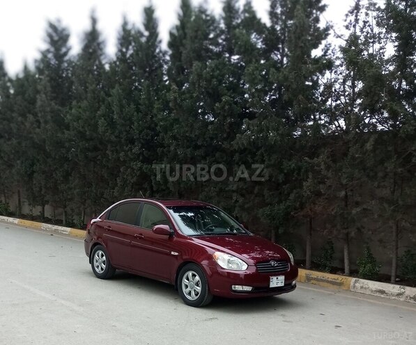 Hyundai Accent-1