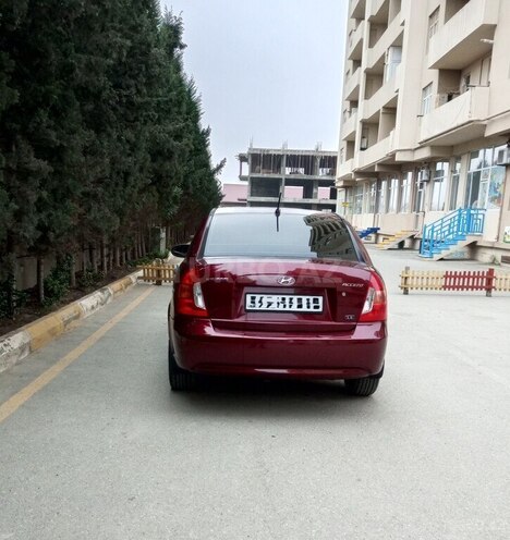 Hyundai Accent-7