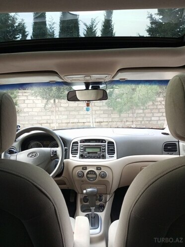 Hyundai Accent-8