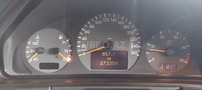 Mercedes E 220 d 2001, 273,300 km - 2.2 l - Ağcabədi