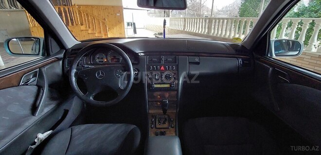 Mercedes E 220 d 2001, 273,300 km - 2.2 l - Ağcabədi