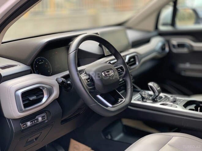 Geely Okavango-10