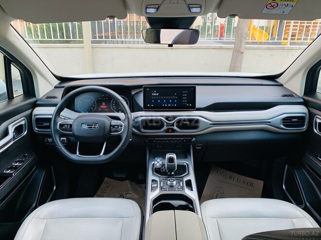 Geely Okavango-8