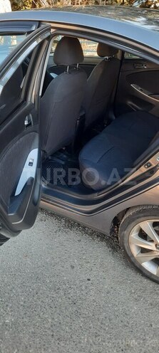 Hyundai Accent 2011, 182,500 km - 1.6 l - Qusar