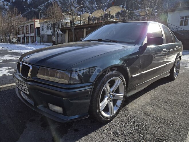 BMW 318 1993, 320,000 km - 1.8 l - Zaqatala