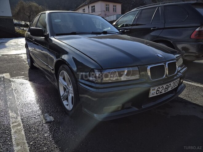 BMW 318 1993, 320,000 km - 1.8 l - Zaqatala