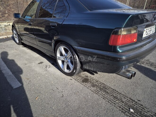 BMW 318 1993, 320,000 km - 1.8 l - Zaqatala