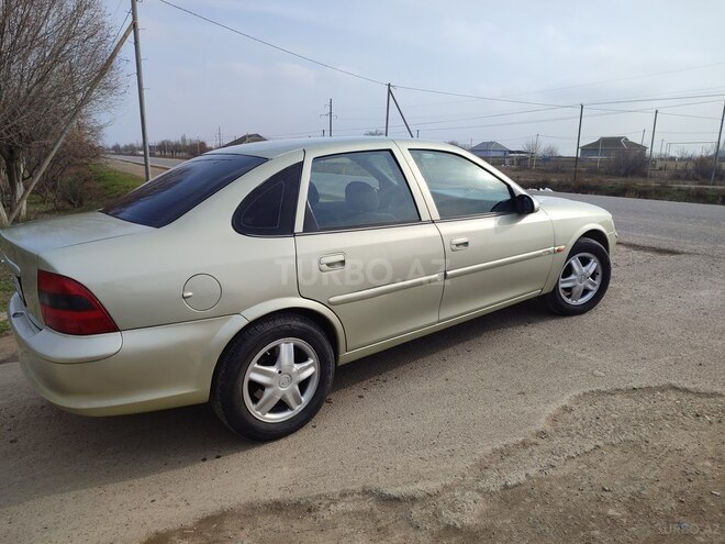 Opel Vectra 1996, 450,000 km - 1.8 l - Neftçala
