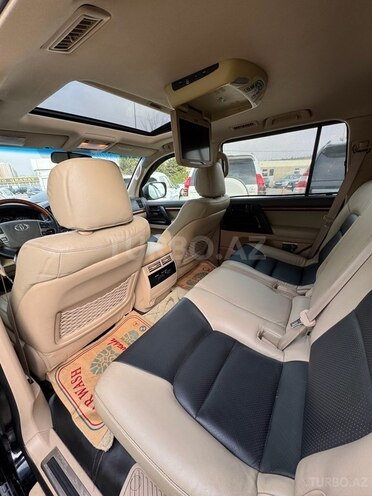 Toyota Land Cruiser-10
