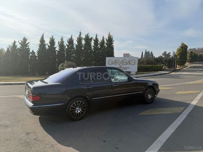 Mercedes E 220 d 2001, 592,000 km - 2.2 л - Bakı