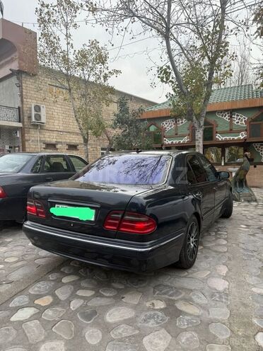Mercedes E 220 d 2001, 592,000 km - 2.2 л - Bakı