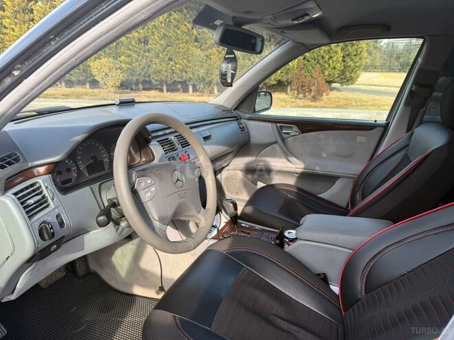 Mercedes E 220 d 2001, 592,000 km - 2.2 л - Bakı