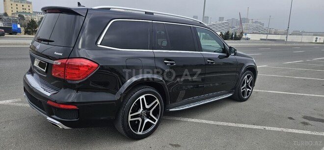 Mercedes GL 550-5