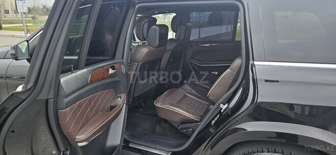 Mercedes GL 550-12
