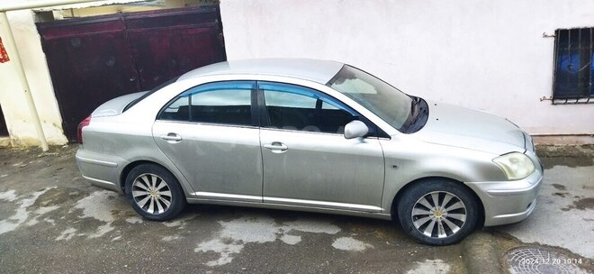 Toyota Avensis 2003, 330,000 km - 2.0 л - Bakı