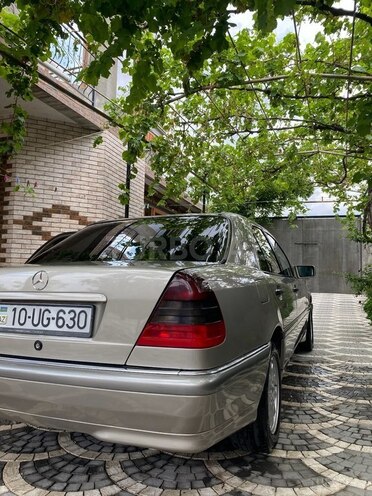 Mercedes C 220 1998, 310,000 km - 2.2 l - Bakı