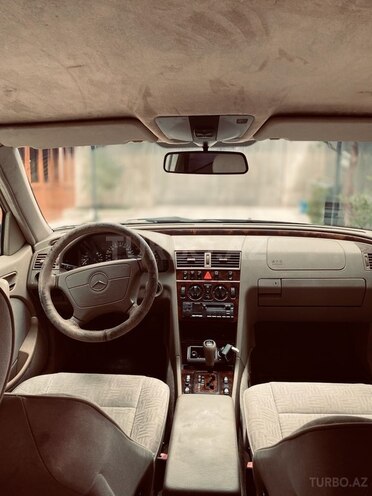 Mercedes C 220 1998, 310,000 km - 2.2 l - Bakı