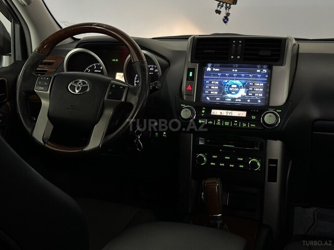 Toyota Land Cruiser Prado-14