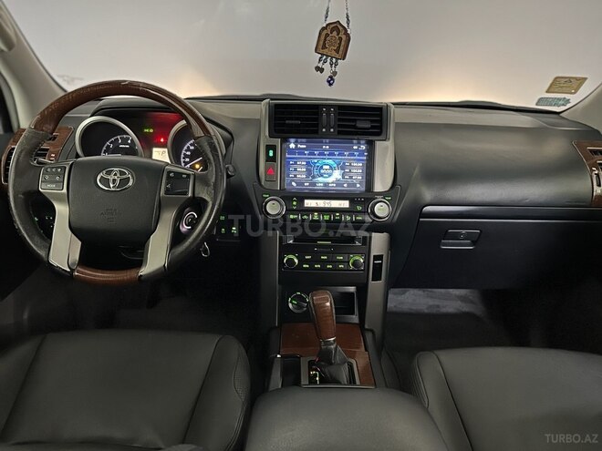Toyota Land Cruiser Prado-15