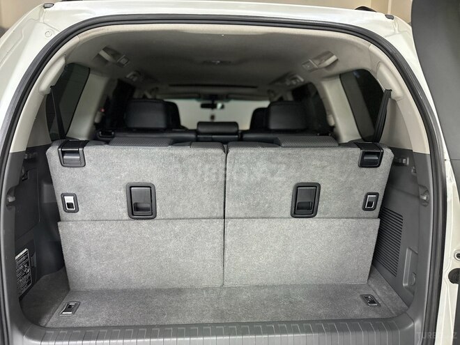 Toyota Land Cruiser Prado-19