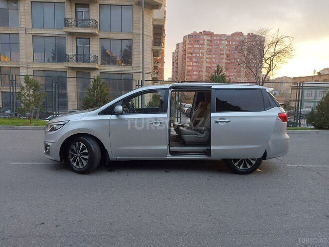 Kia Carnival 2015, 295,000 km - 2.2 l - Bakı