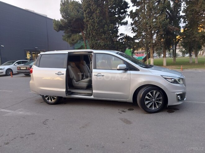 Kia Carnival 2015, 295,000 km - 2.2 l - Bakı