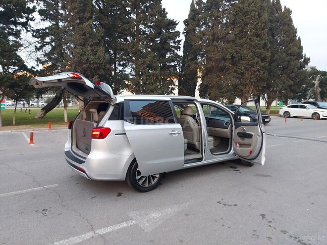 Kia Carnival 2015, 295,000 km - 2.2 l - Bakı