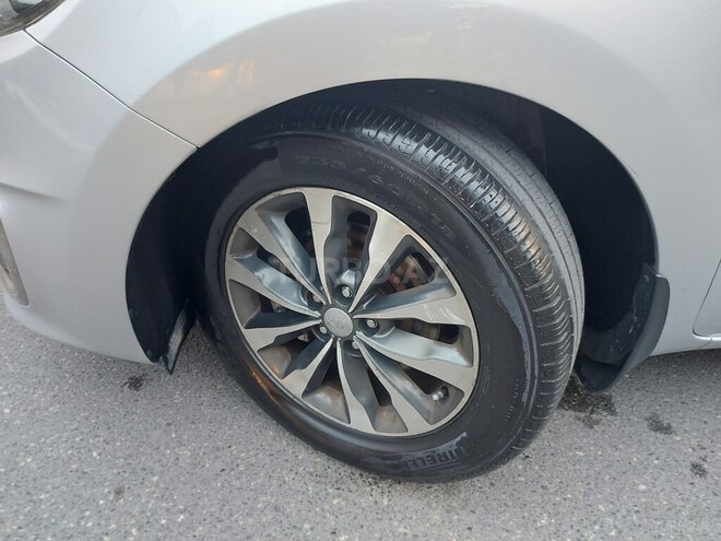 Kia Carnival 2015, 295,000 km - 2.2 l - Bakı