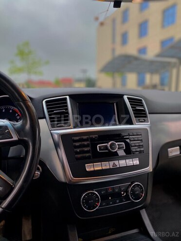 Mercedes ML 300 4MATIC 2014, 165,000 km - 3.5 л - Quba